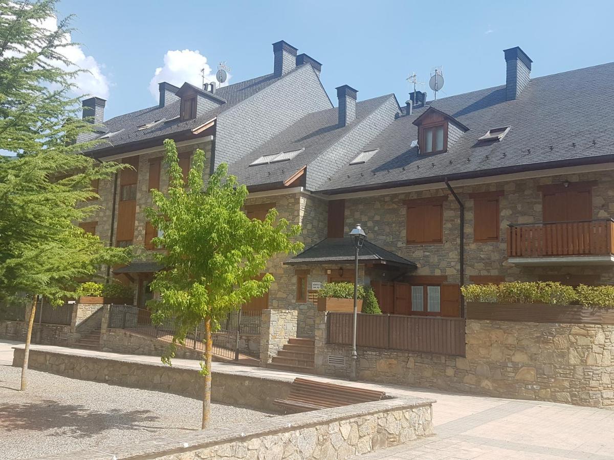 Family Attic Esterri Esterri D'Aneu Exterior photo